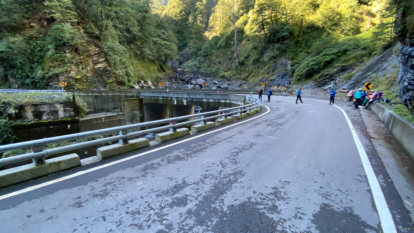 庫哈諾辛山及關山進涇橋登山口