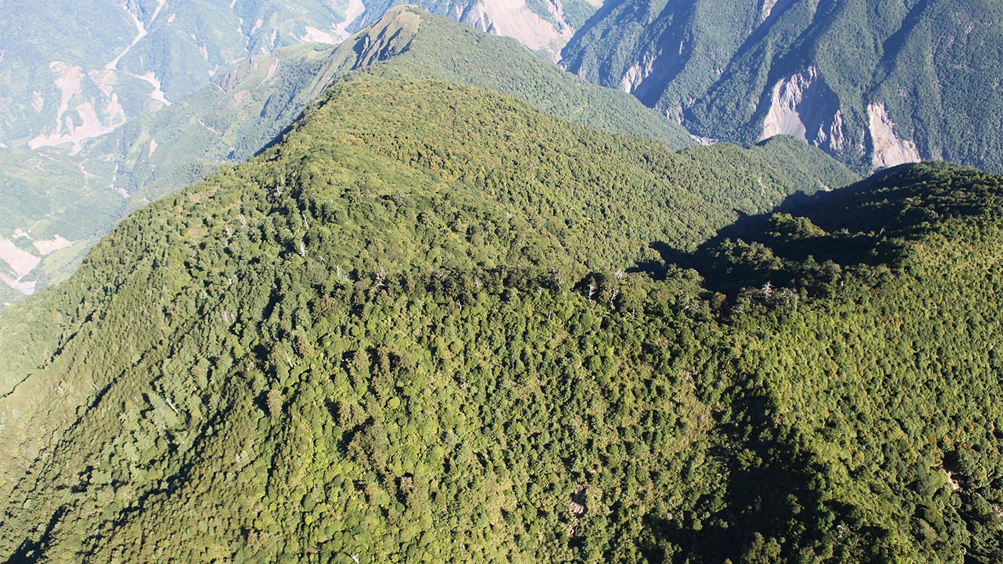 庫哈諾辛山稜線與馬馬宇頓山-金科國際多媒體有限公司攝