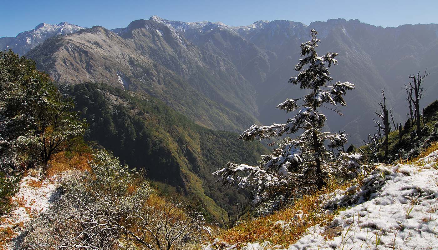 鹿林山雪景-黃源明攝