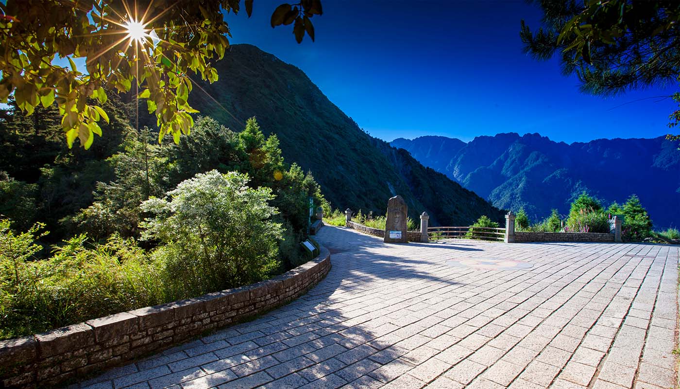 Jade Mountain entrance